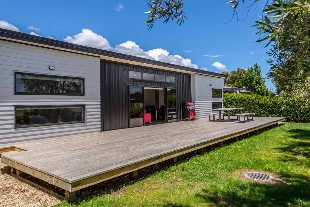 Burgundy Place * Martinborough